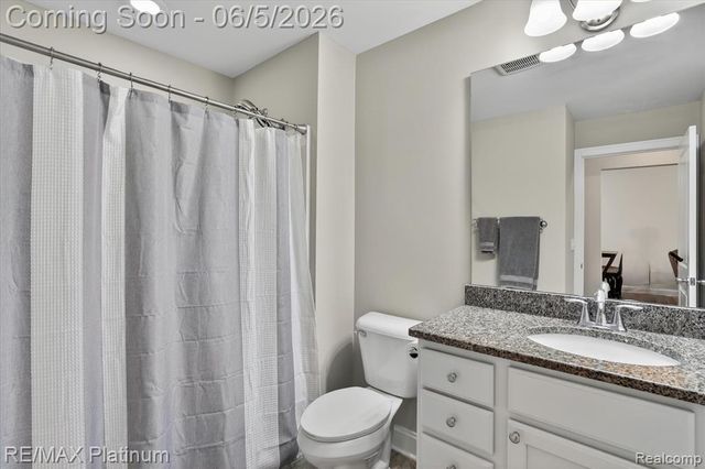 465 Hosta 082, Howell, MI 48843