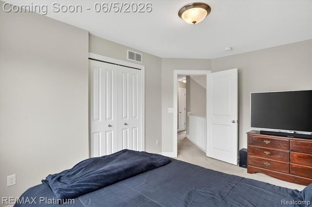 465 Hosta 082, Howell, MI 48843