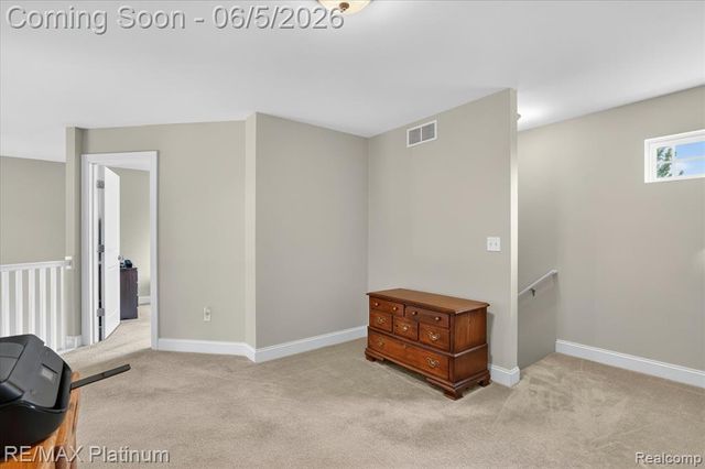 465 Hosta 082, Howell, MI 48843