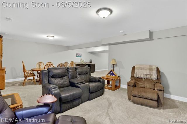 465 Hosta 082, Howell, MI 48843