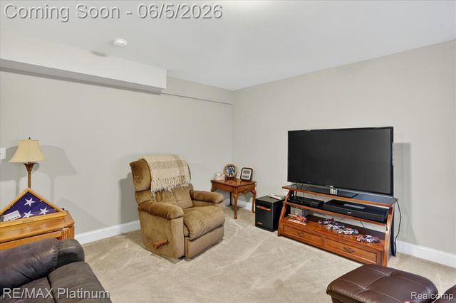 465 Hosta 082, Howell, MI 48843