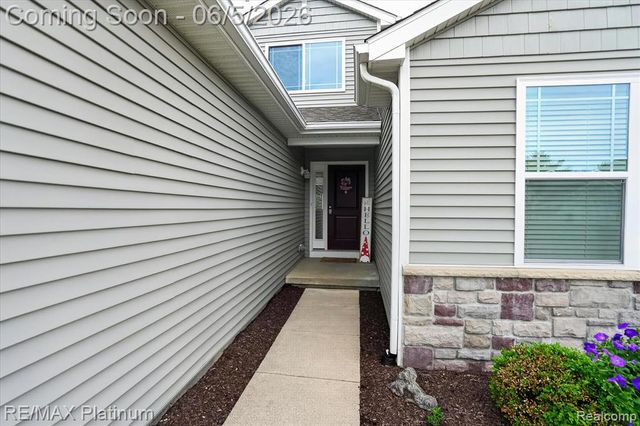 465 Hosta 082, Howell, MI 48843