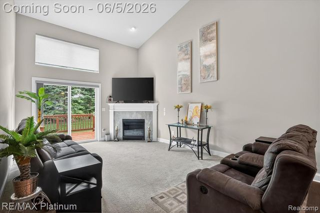 465 Hosta 082, Howell, MI 48843
