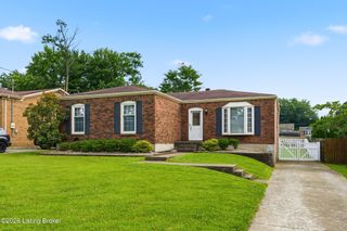 9208 N Pirogue Ct, Louisville, KY 40299