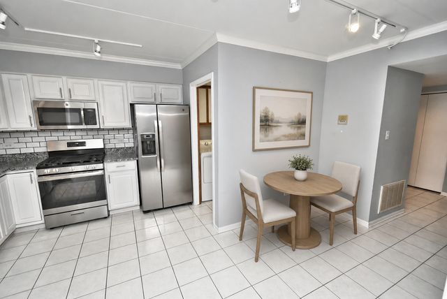 18206 Rita Road 1B, Tinley Park, IL 60477