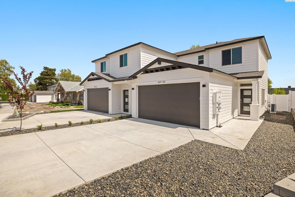 1097 S Underwood Pl, Kennewick, WA 99337