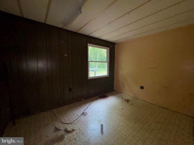 7089 JAMES MOORE RD, Port Norris, NJ 08349