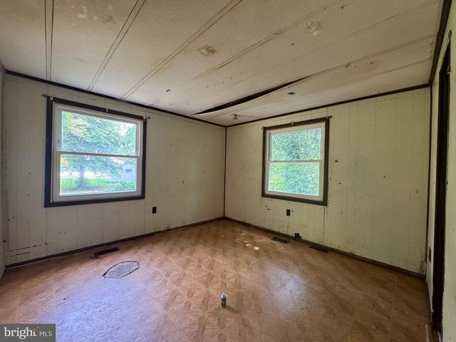 7089 JAMES MOORE RD, Port Norris, NJ 08349