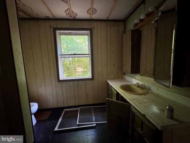 7089 JAMES MOORE RD, Port Norris, NJ 08349