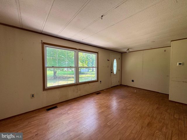 7089 JAMES MOORE RD, Port Norris, NJ 08349