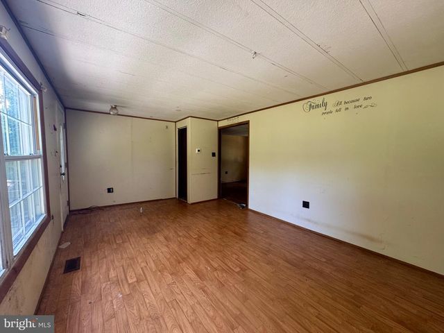 7089 JAMES MOORE RD, Port Norris, NJ 08349