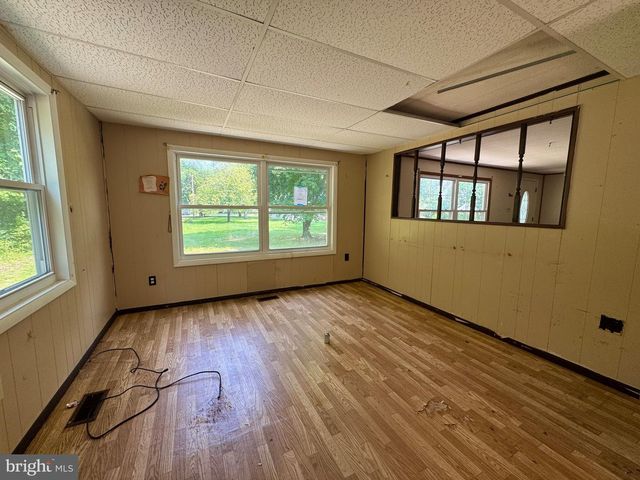 7089 JAMES MOORE RD, Port Norris, NJ 08349