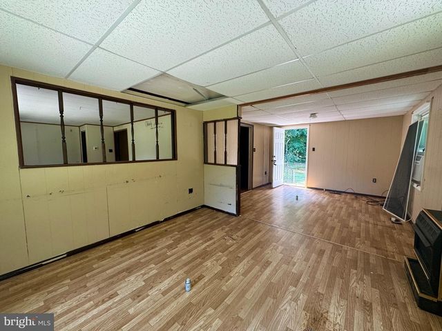 7089 JAMES MOORE RD, Port Norris, NJ 08349