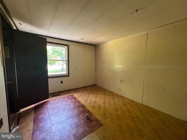 7089 JAMES MOORE RD, Port Norris, NJ 08349
