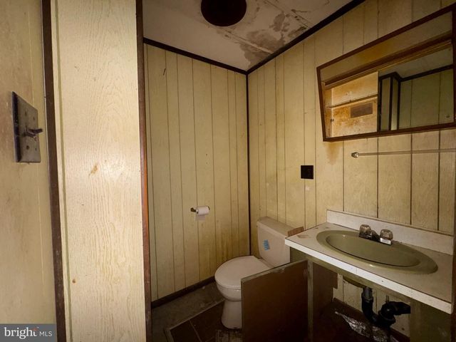 7089 JAMES MOORE RD, Port Norris, NJ 08349