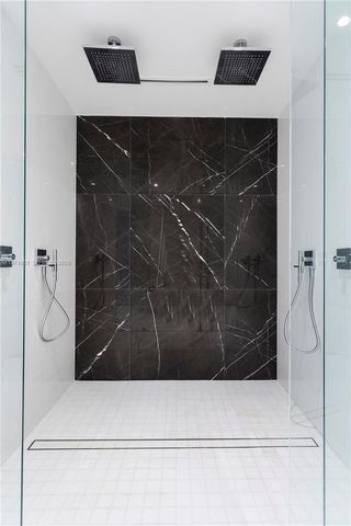 300 Biscayne Boulevard Way 5002 E, Miami, FL 33131