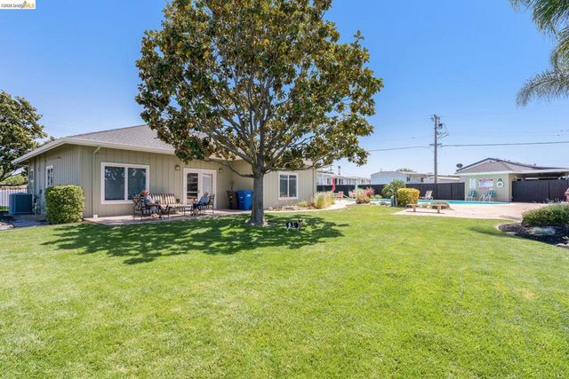 36 Cayuga St, Oakley, CA 94561