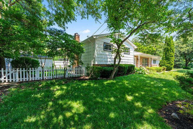5654 S Washington Street, Hinsdale, IL 60521