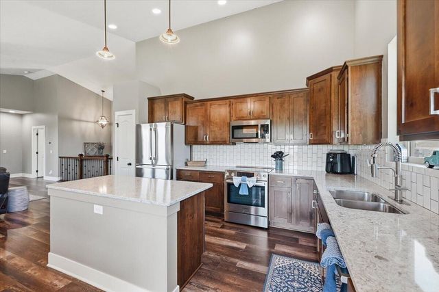 12126 ELMWOOD Drive, Bennington, NE 68007