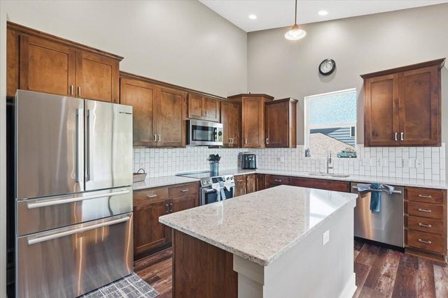 12126 ELMWOOD Drive, Bennington, NE 68007