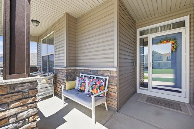 12126 ELMWOOD Drive, Bennington, NE 68007