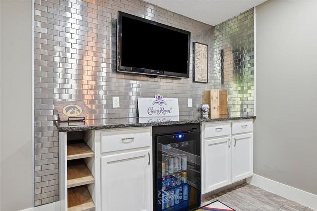 12126 ELMWOOD Drive, Bennington, NE 68007