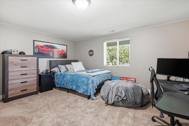 12126 ELMWOOD Drive, Bennington, NE 68007