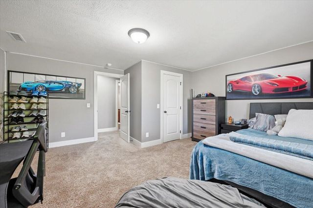 12126 ELMWOOD Drive, Bennington, NE 68007