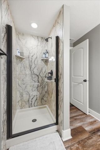 12126 ELMWOOD Drive, Bennington, NE 68007
