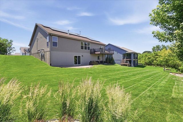 12126 ELMWOOD Drive, Bennington, NE 68007