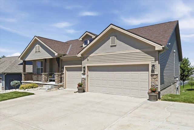 12126 ELMWOOD Drive, Bennington, NE 68007