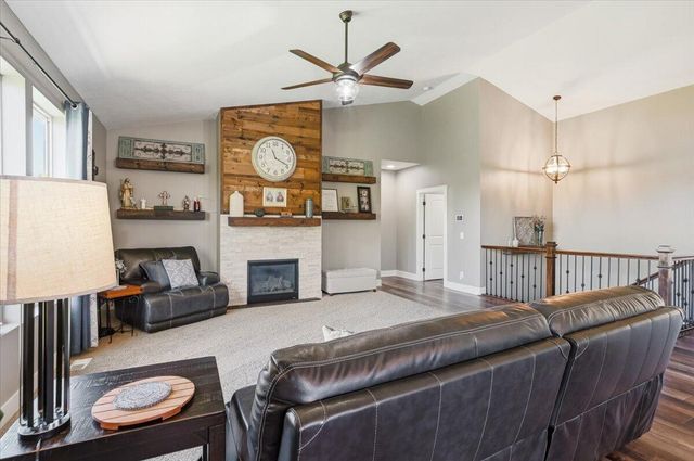 12126 ELMWOOD Drive, Bennington, NE 68007