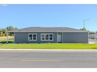 821 Se 9TH Dr, Hermiston, OR 97838