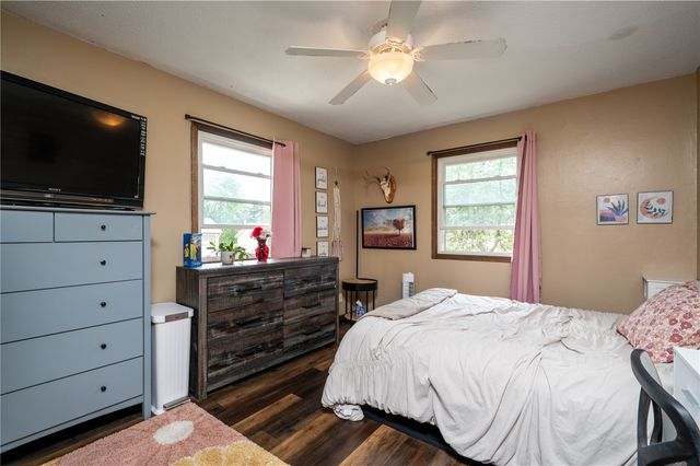 702 Fernwood Drive NE, Cedar Rapids, IA 52402