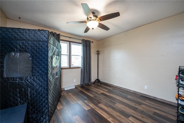 702 Fernwood Drive NE, Cedar Rapids, IA 52402