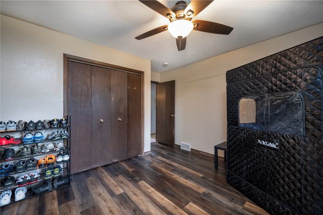 702 Fernwood Drive NE, Cedar Rapids, IA 52402