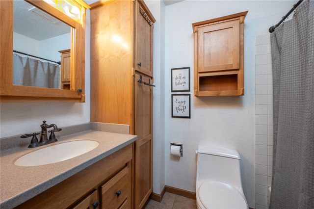 702 Fernwood Drive NE, Cedar Rapids, IA 52402