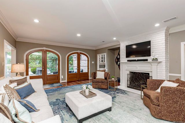 2934 Dakin Ave, Baton Rouge, LA 70820