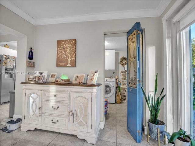 8530 NW 178th St, Hialeah, FL 33015