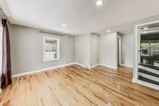 10440 S 75th Court, Palos Hills, IL 60465