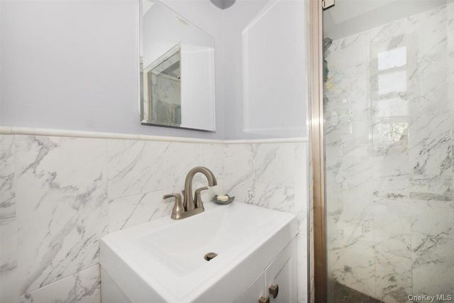 143-50 Hoover Avenue 416, Briarwood, NY 11435
