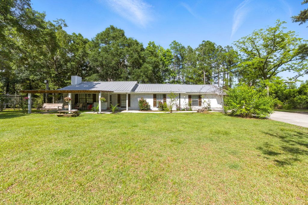 3774 Laird Road, Crestview, FL 32539