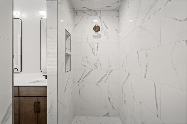 3030 Liverpool Dr, Thompsons Station, TN 37179