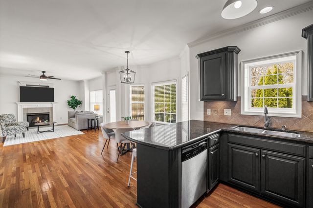 3030 Liverpool Dr, Thompsons Station, TN 37179