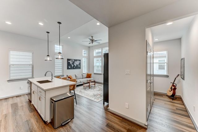 737 N Emile Street, Houston, TX 77020