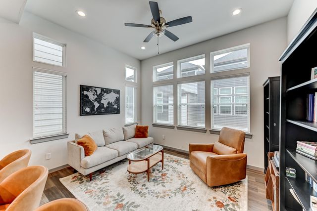 737 N Emile Street, Houston, TX 77020