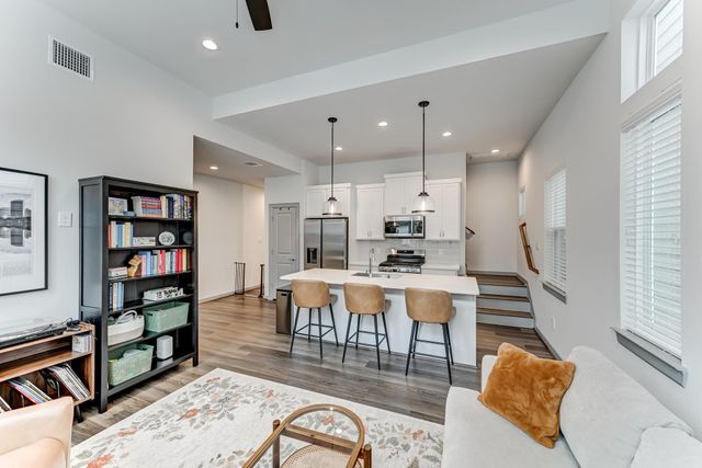 737 N Emile Street, Houston, TX 77020