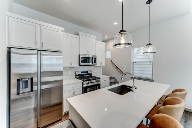 737 N Emile Street, Houston, TX 77020