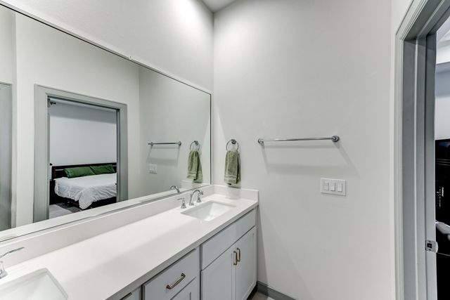 737 N Emile Street, Houston, TX 77020