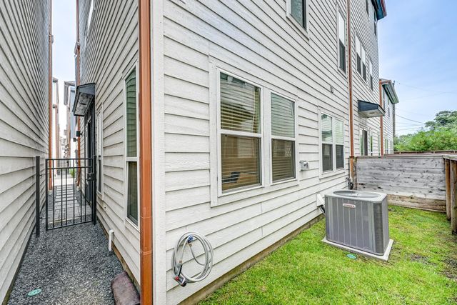 737 N Emile Street, Houston, TX 77020